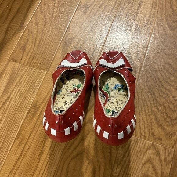Naughty Monkey Red and White Heels - Picture 5 of 12